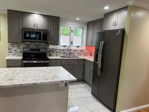 Kitchen - 18 Shirley Rd, Springfield, MA 01109 photo 6 of 7