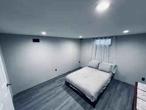 Bedroom - 18 Shirley Rd, Springfield, MA 01109 photo 6 of 6
