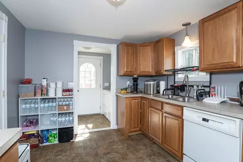 Kitchen - 37 Greenwich Rd, Ware, MA 01082 photo 2 of 4