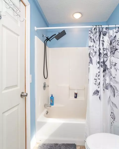 Bath - 37 Greenwich Rd, Ware, MA 01082 photo 3 of 3