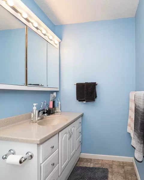 Bath - 37 Greenwich Rd, Ware, MA 01082 photo 2 of 3