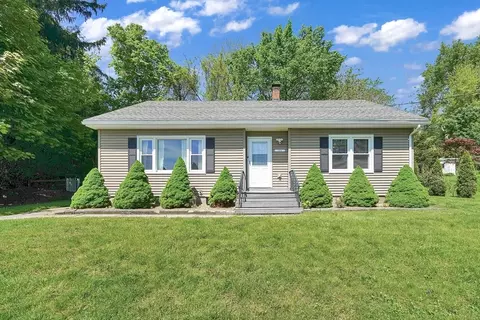 61 12 Arthur St, Holyoke, MA 01040