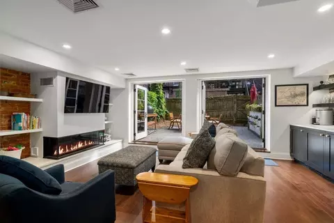 40 Dwight St #1, Boston, MA 02118