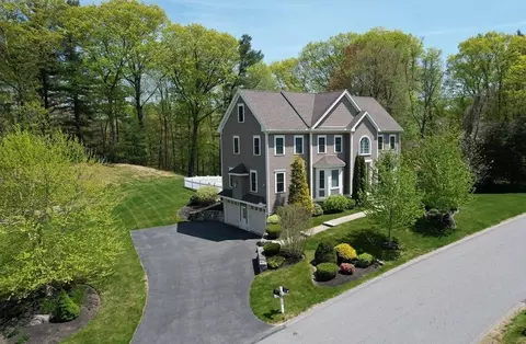 18 Upton Hls, Middleton, MA 01949