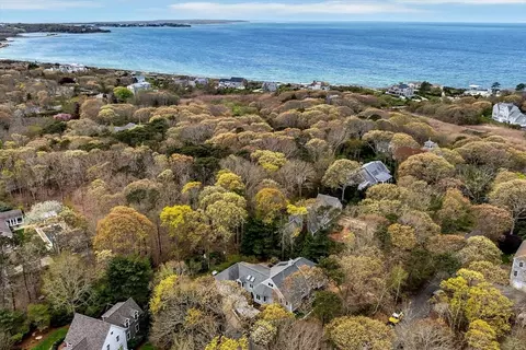 163 Racing Beach Ave, Falmouth, MA 02540