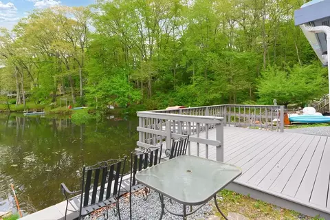 Exterior - 71 Walnut Rd, Wrentham, MA 02093 photo 11 of 12