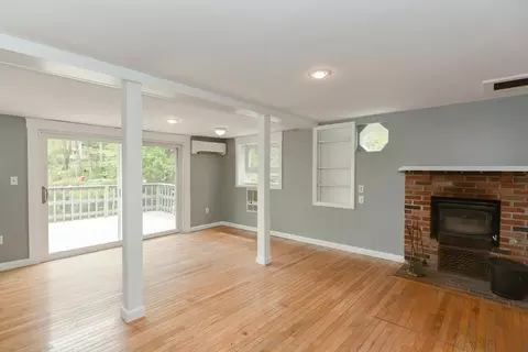 Living - 71 Walnut Rd, Wrentham, MA 02093 photo 3 of 6