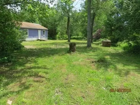 Exterior - 15 Curtin Rd, Peru, MA 01235 photo 2 of 4