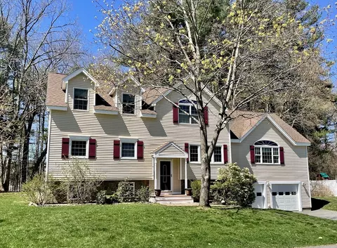 32 Newport Dr, Westford, MA 01886