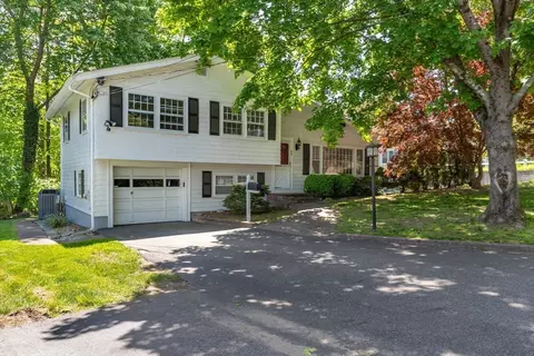 34 Ridgewood Rd, Westwood, MA 02090