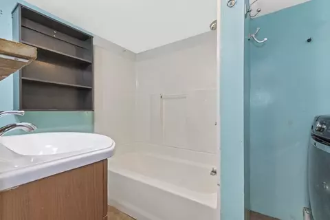 Bath - 10 Marcius Rd, Worcester, MA 01607 photo 1 of 1