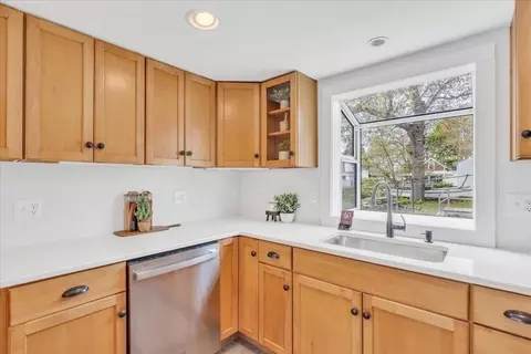 Kitchen - 6 Everett Ave, Wareham, MA 02571 photo 2 of 4