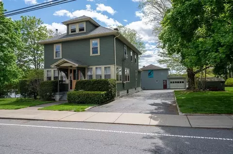 98 Linwood St, Uxbridge, MA 01569