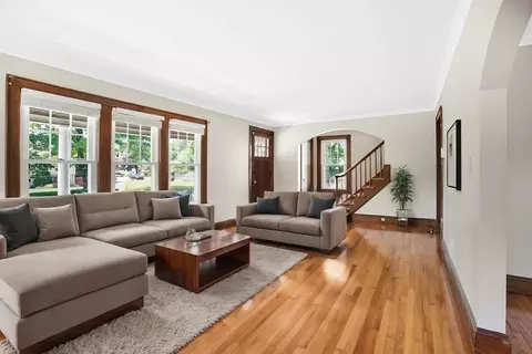 1007 Allen St, Springfield, MA 01118 photo 5