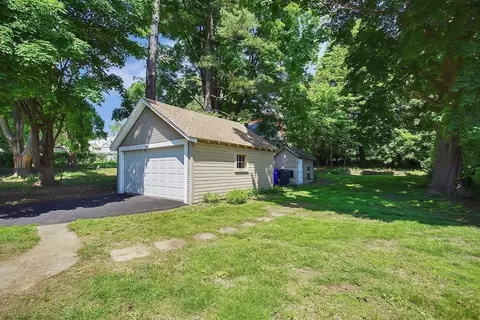 1007 Allen St, Springfield, MA 01118 photo 32
