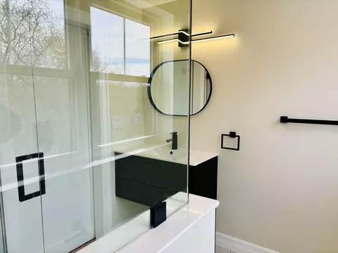 Bath - 17 Maverick St #17, Dedham, MA 02026 photo 2 of 5