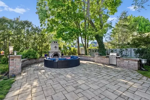 Exterior - 47 Lafayette Ave, Hingham, MA 02043 photo 2 of 5