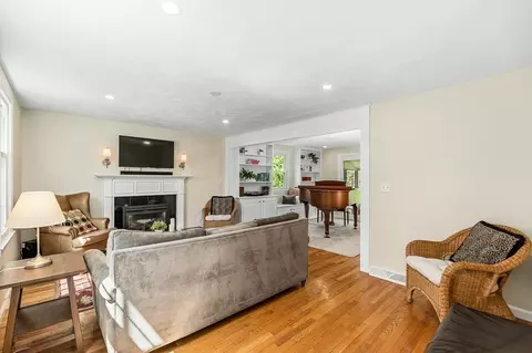 114 Hull St, Beverly, MA 01915 photo 8