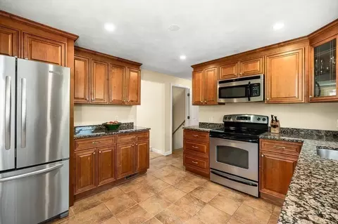114 Hull St, Beverly, MA 01915 photo 12