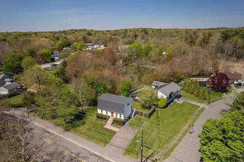 114 Hull St, Beverly, MA 01915 photo 3