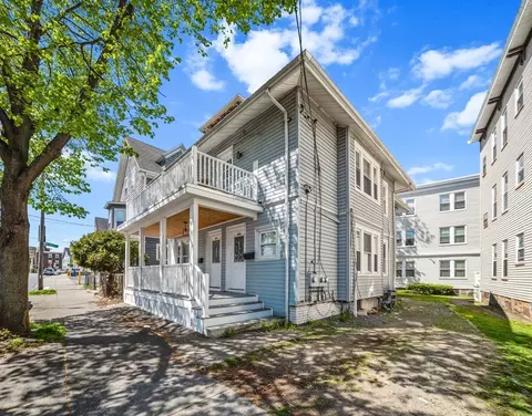 28 Chestnut St #1, Lynn, MA 01902