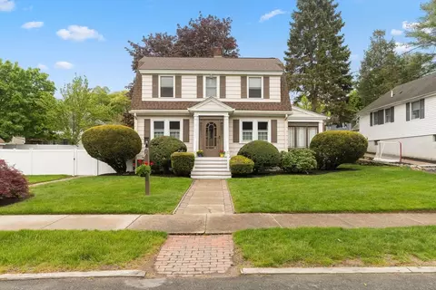 12 Sunset Rd, Stoneham, MA 02180