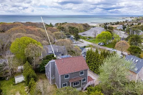 408 Sea St, Barnstable, MA 02601