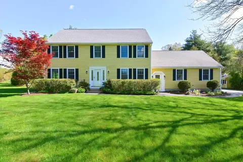 18 Roosevelt Ln, Hopkinton, MA 01748