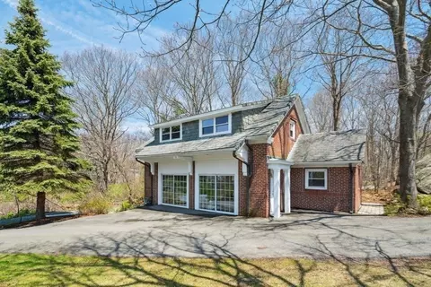 12 Edgemoor Rd, Gloucester, MA 01930 photo 16