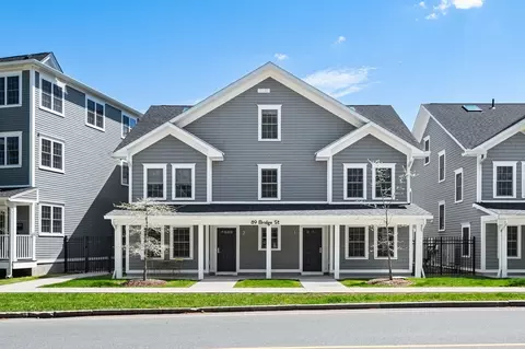 89 Bridge St # A, Northampton, MA 01060