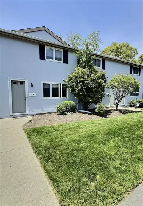 12 Lewis Farm Rd #12, Dedham, MA 02026