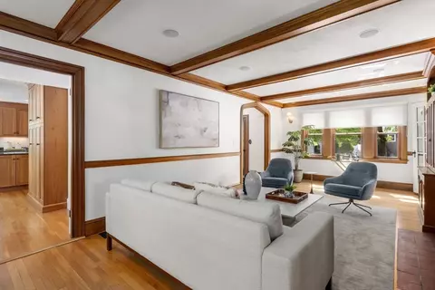 38 Lawrence Ln, Belmont, MA 02478
