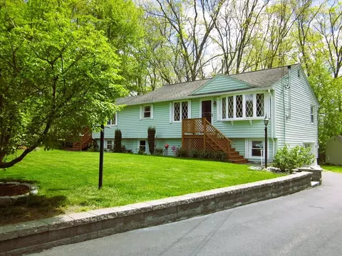 27 John F Kennedy Dr, Millbury, MA 01527