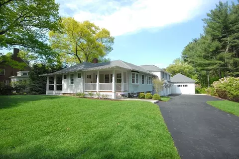 155 Monument St, Concord, MA 01742