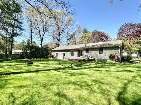 8 Kimberly Ln, Easthampton, MA 01027 photo 3