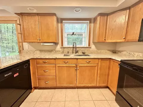 8 Kimberly Ln, Easthampton, MA 01027 photo 7