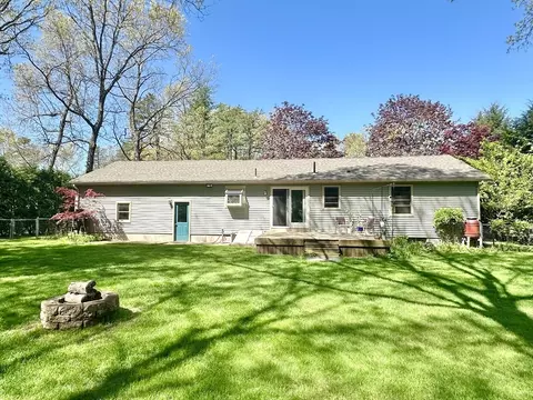 8 Kimberly Ln, Easthampton, MA 01027 photo 4