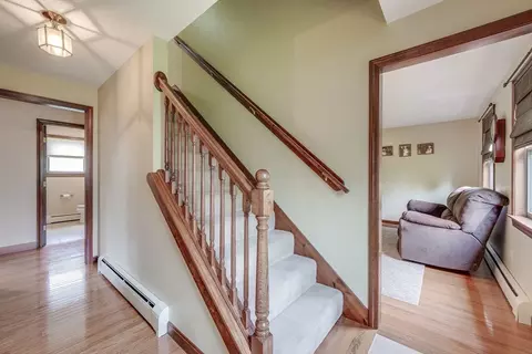 Entry Way - 123 E Main St, Georgetown, MA 01833 photo 1 of 2