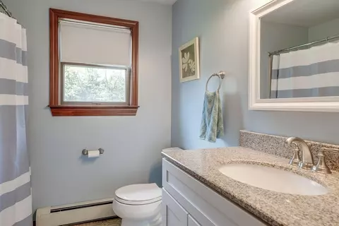 Bath - 123 E Main St, Georgetown, MA 01833 photo 3 of 3