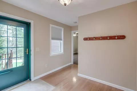 Entry Way - 123 E Main St, Georgetown, MA 01833 photo 2 of 2