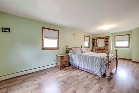 Bedroom - 123 E Main St, Georgetown, MA 01833 photo 2 of 4
