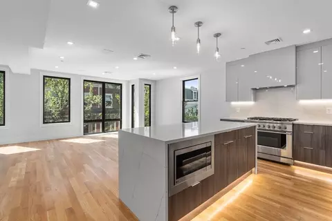 8 Mercer St #2, Boston, MA 02127