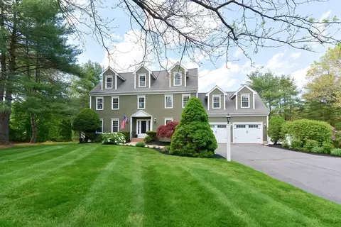 135 Mitchell Rd, Holliston, MA 01746