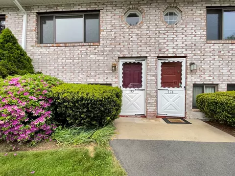 173 Farrwood Dr #173, Haverhill, MA 01835