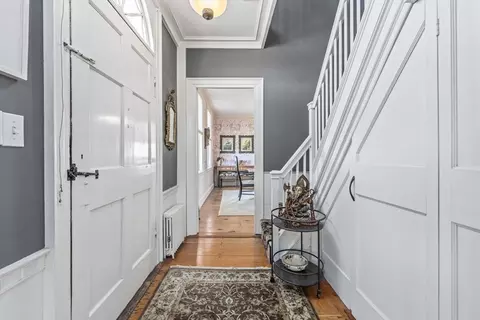 Entry Way - 450 Main St, Amesbury, MA 01913 photo 3 of 7