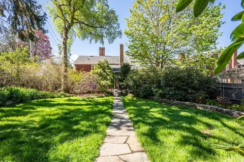 Exterior - 450 Main St, Amesbury, MA 01913 photo 2 of 7