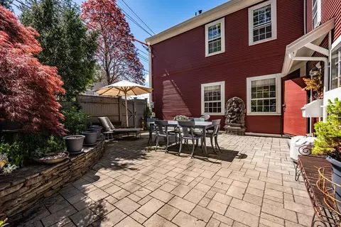 Exterior - 450 Main St, Amesbury, MA 01913 photo 3 of 7