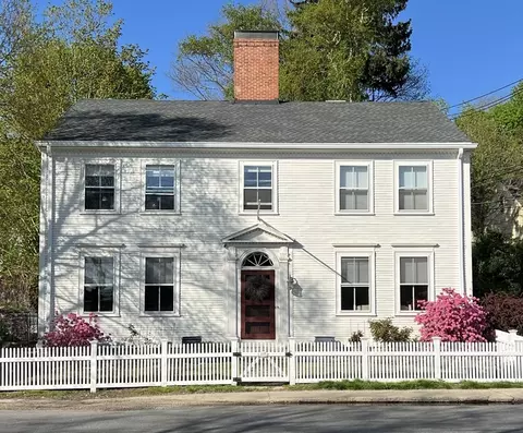 450 Main St, Amesbury, MA 01913