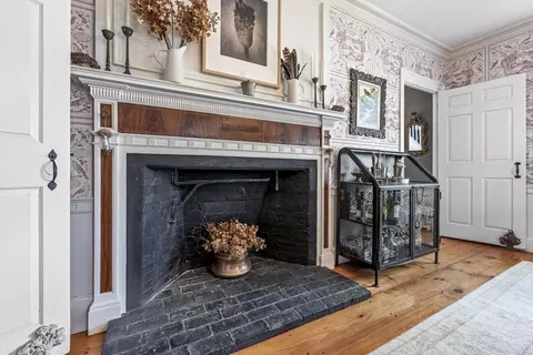 Dining - 450 Main St, Amesbury, MA 01913 photo 3 of 4