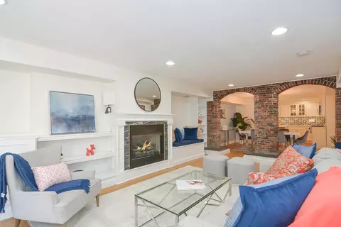 692 Tremont St #1, Boston, MA 02118
